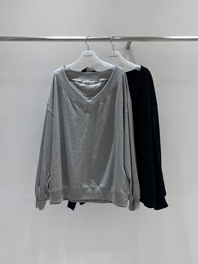 LOVE MOMENT韓國直郵女士新品推薦熱賣時尚真品人氣衛衣V領LOVE MOMENT衛衣