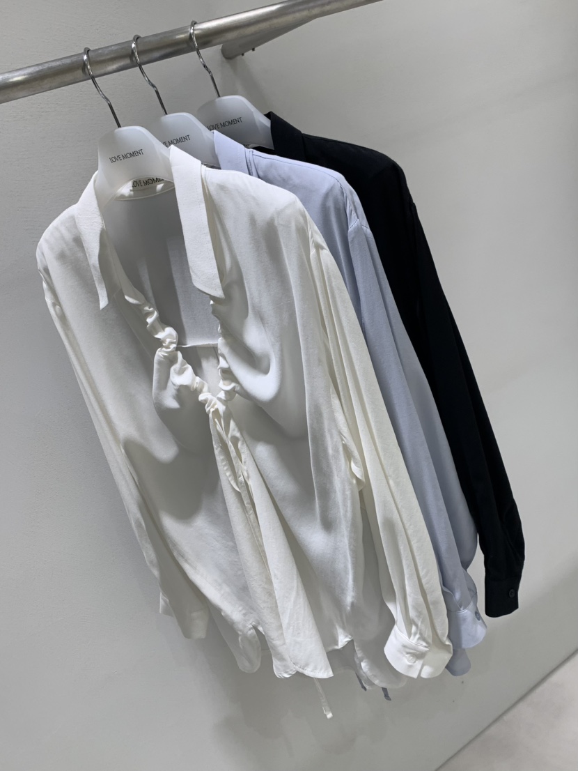 LOVE MOMENT東大門直郵女士新款真品人氣熱賣襯衫蕾絲衫LOVE MOMENT襯衫/蕾絲衫