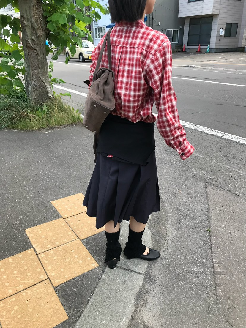 ESCHER東大門直郵女裝新款熱賣真品時尚休閑人氣襯衫蕾絲衫ESCHER襯衫/蕾絲衫