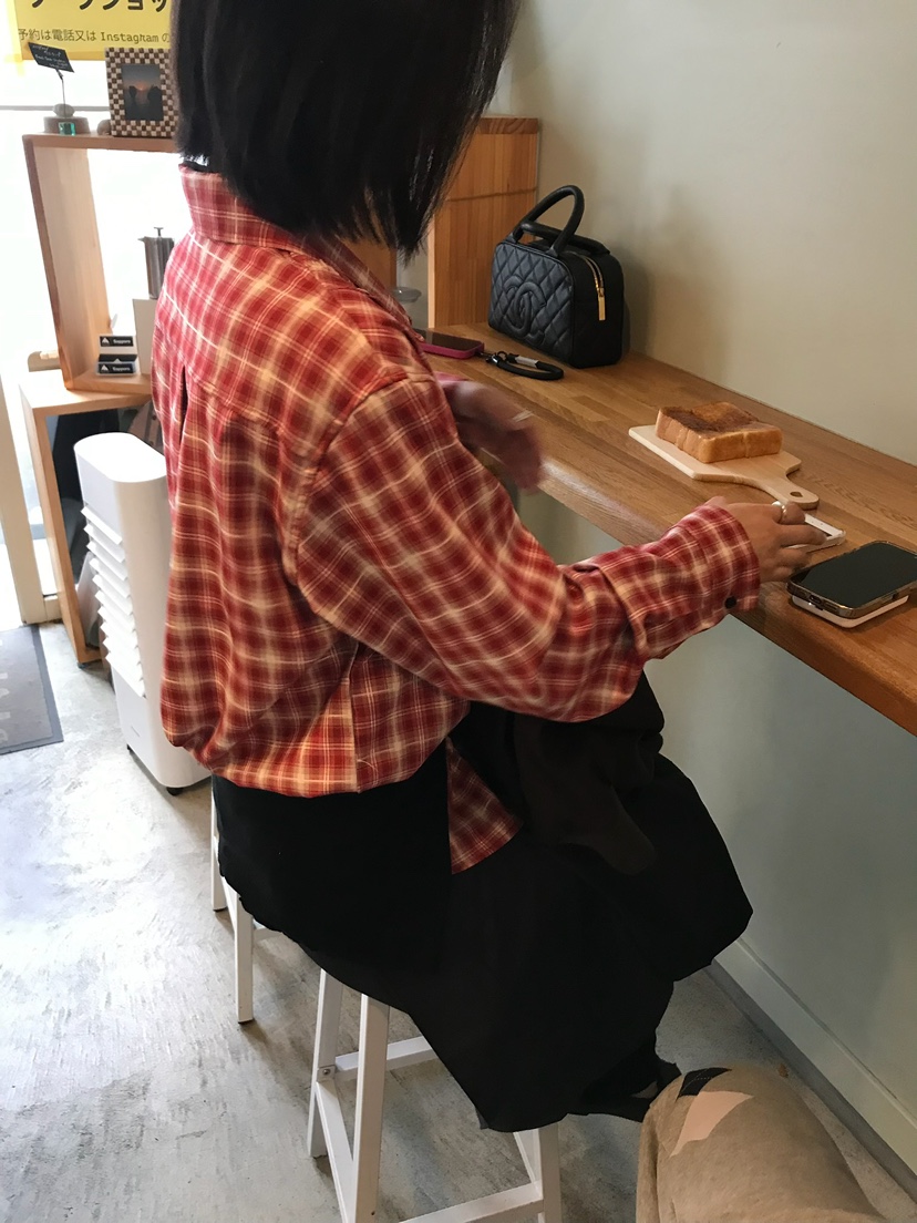ESCHER東大門直郵女裝新款熱賣真品時尚休閑人氣襯衫蕾絲衫ESCHER襯衫/蕾絲衫