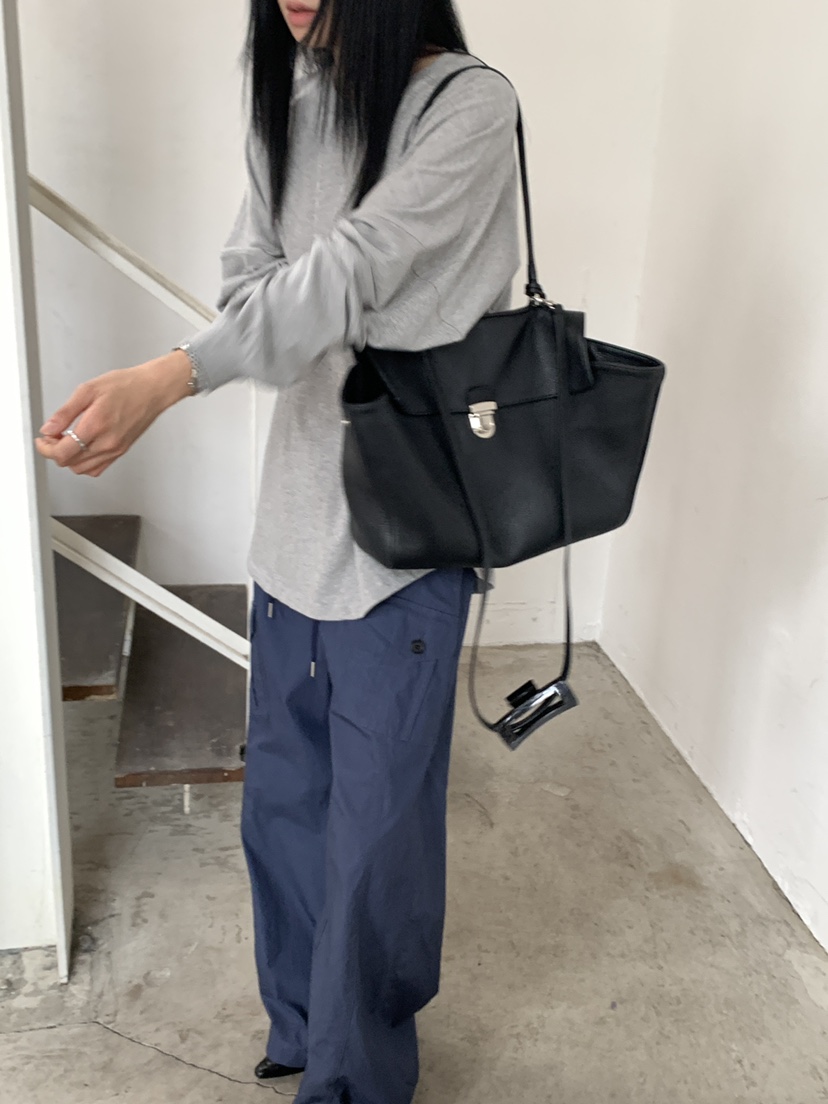 MOVENNE東大門直郵女裝新款職業熱賣真品時尚休閑人氣衛衣MOVENNE衛衣