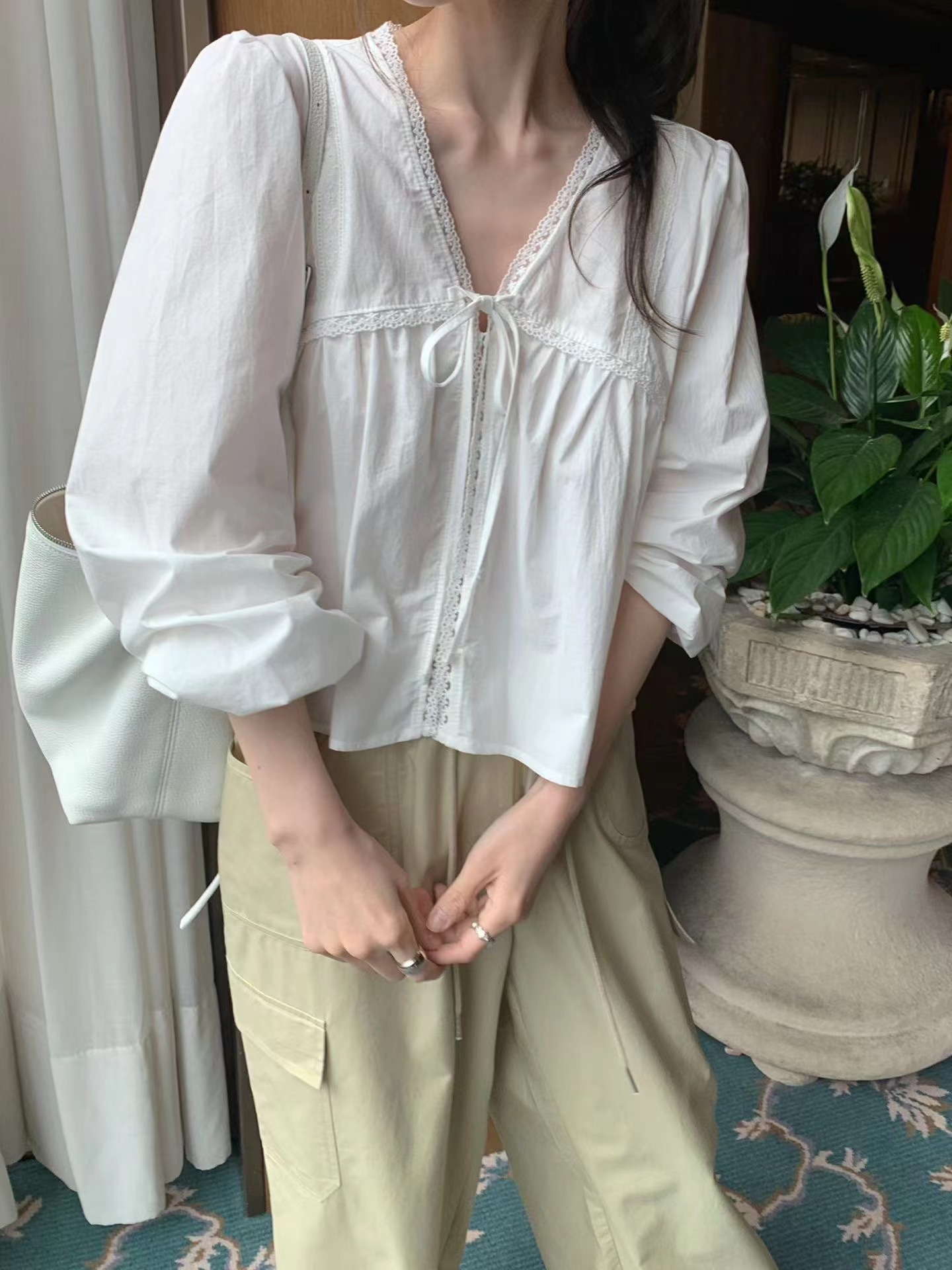 MELLOUNGE-멜라운지-T東大門直郵女士新品推薦襯衫蕾絲衫MELLOUNGE-2件起襯衫/蕾絲衫