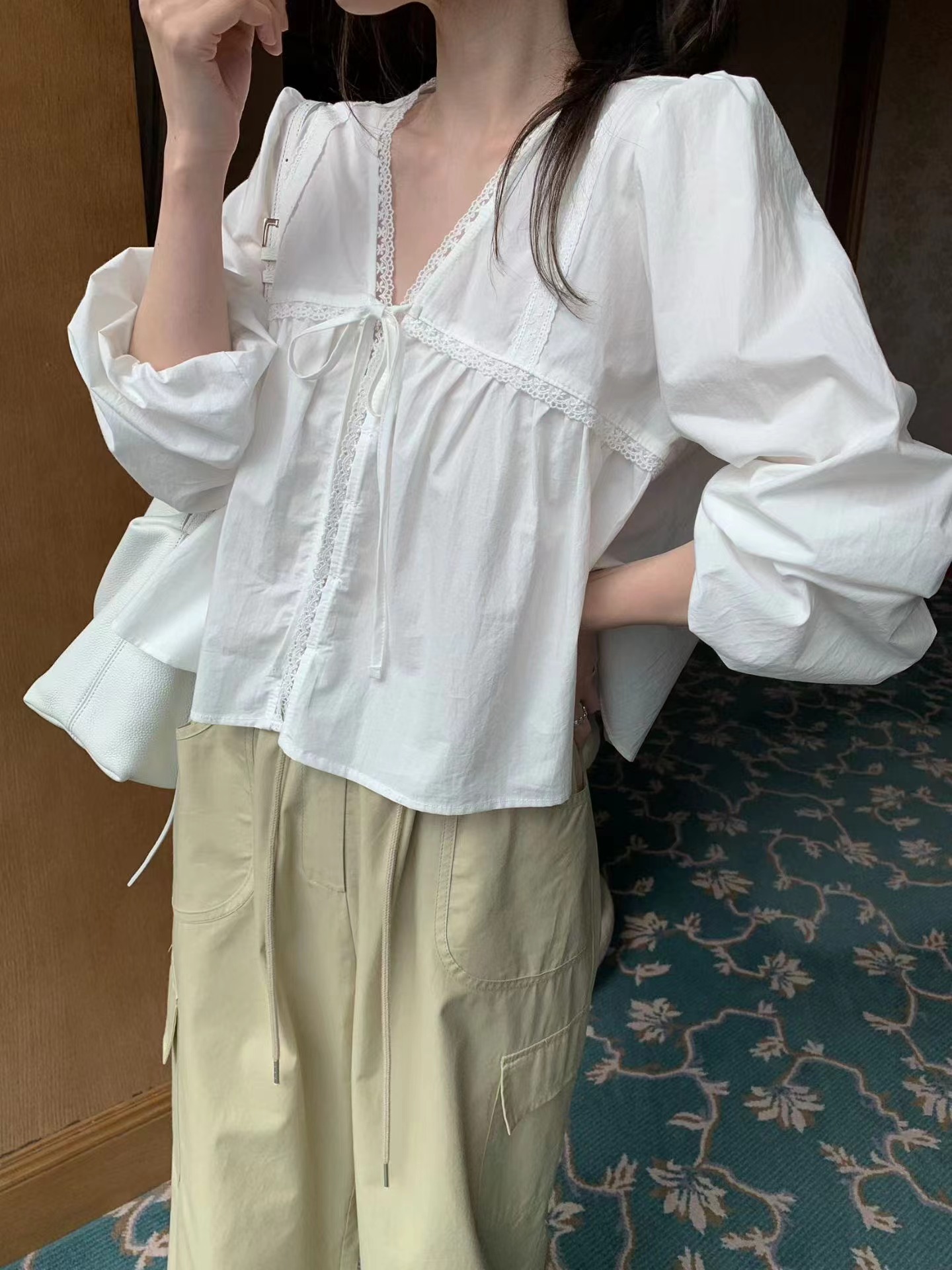 MELLOUNGE-멜라운지-T東大門直郵女士新品推薦襯衫蕾絲衫MELLOUNGE-2件起襯衫/蕾絲衫