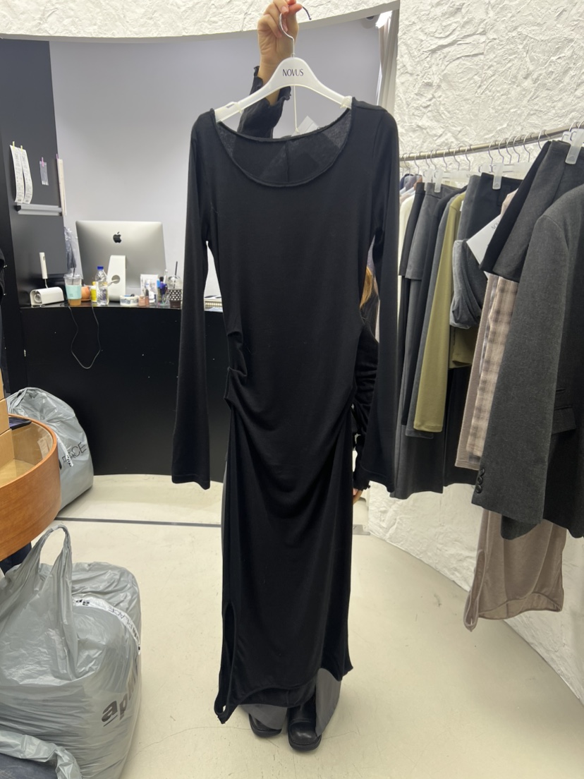 NOVUS東大門直郵女裝新品時尚休閑熱賣真品人氣連衣裙露肩NOVUS連衣裙圖色3