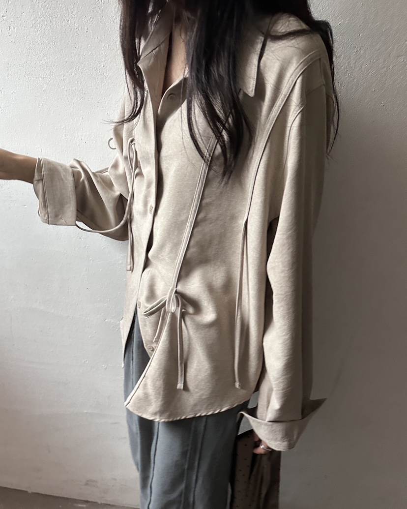 HOWDY/FACT THE NERD韓國直郵女裝新品真品襯衫蕾絲衫絲帶HOWDY/FACT THE NERD襯衫/蕾絲衫