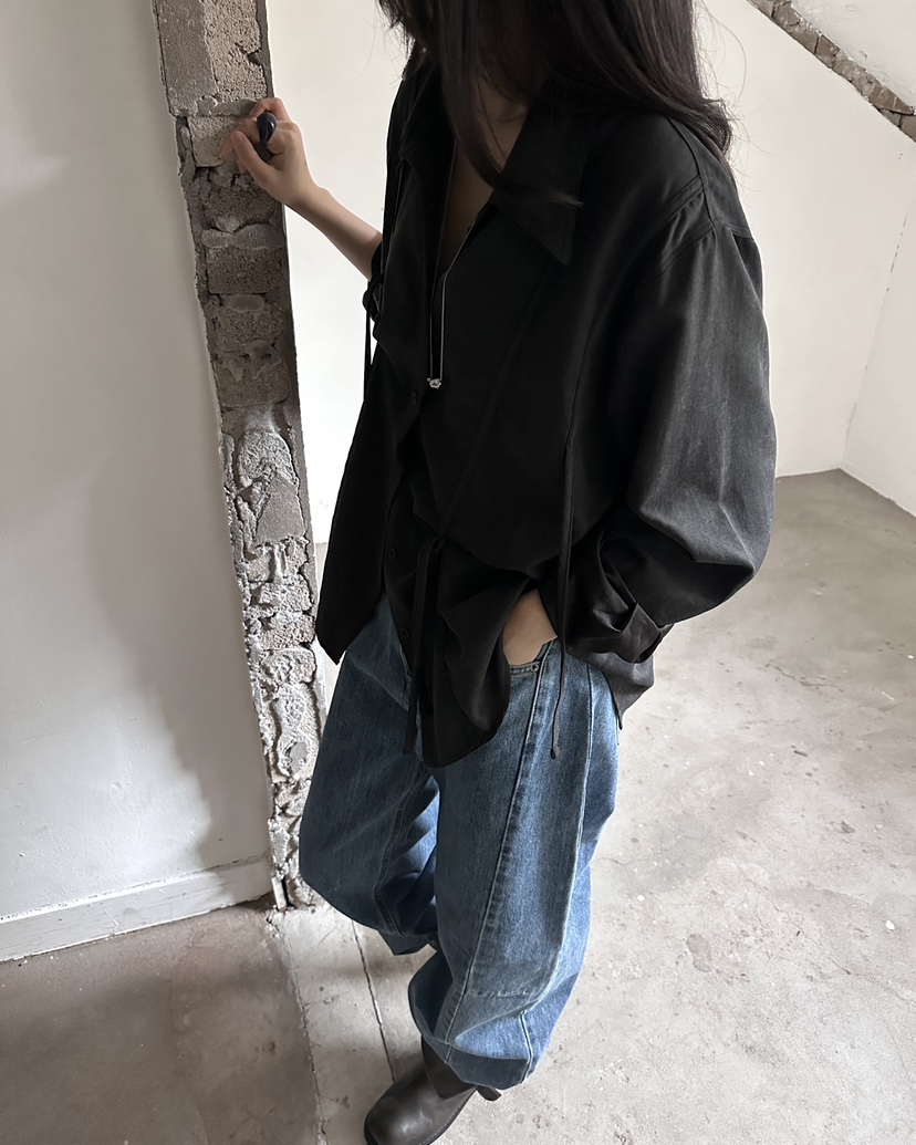 HOWDY/FACT THE NERD韓國直郵女裝新品真品襯衫蕾絲衫絲帶HOWDY/FACT THE NERD襯衫/蕾絲衫