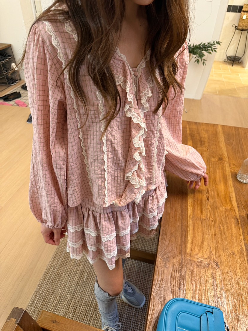 BOUTIQUE-L東大門直郵女士新品時尚真品人氣熱賣襯衫蕾絲衫BOUTIQUE-L襯衫/蕾絲衫