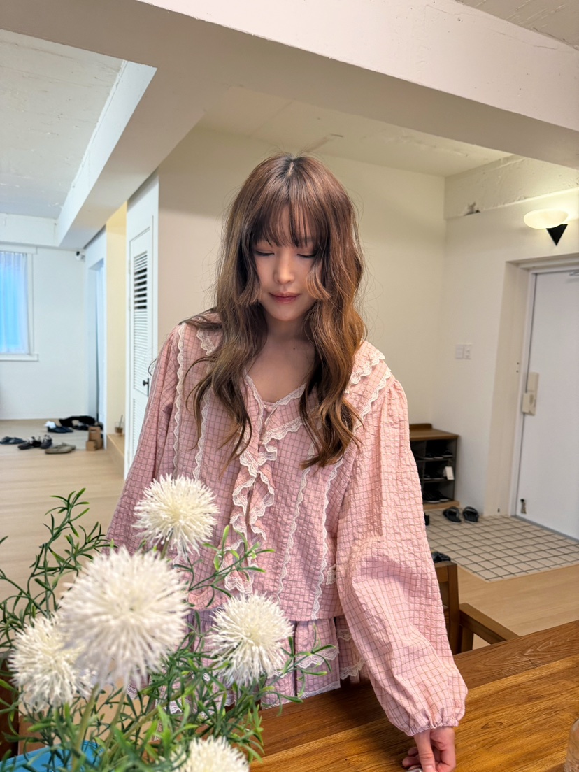 BOUTIQUE-L東大門直郵女士新品時尚真品人氣熱賣襯衫蕾絲衫BOUTIQUE-L襯衫/蕾絲衫