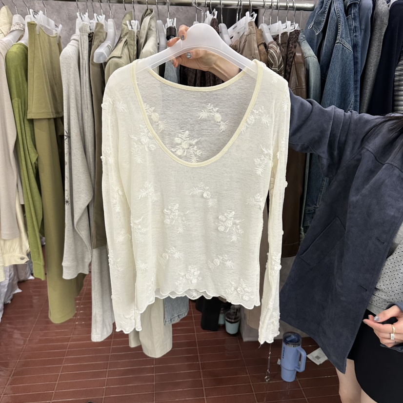 FOUNDATION東大門代購女裝新品休閑熱賣時尚襯衫蕾絲衫刺繡FOUNDATION襯衫/蕾絲衫