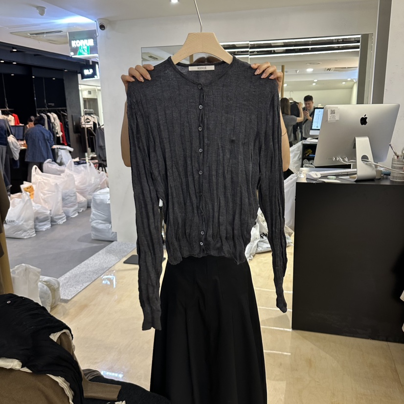 KOIVUE東大門代購女士新品推薦時尚人氣休閑熱賣真品長袖T恤KOIVUE長袖T恤圖色2墨色