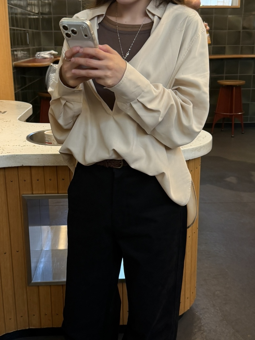 PERMISSION韓國直郵女裝新款推薦人氣時尚襯衫蕾絲衫V領深VPERMISSION襯衫/蕾絲衫