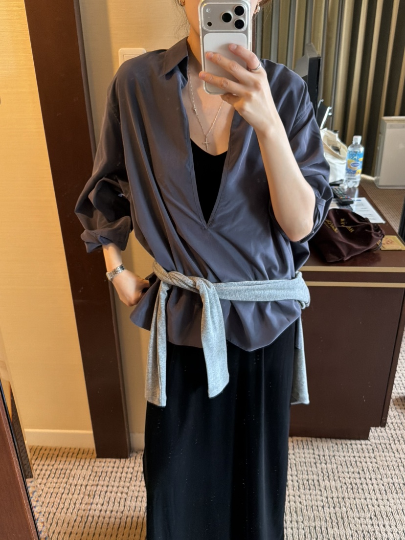 PERMISSION韓國直郵女裝新款推薦人氣時尚襯衫蕾絲衫V領深VPERMISSION襯衫/蕾絲衫