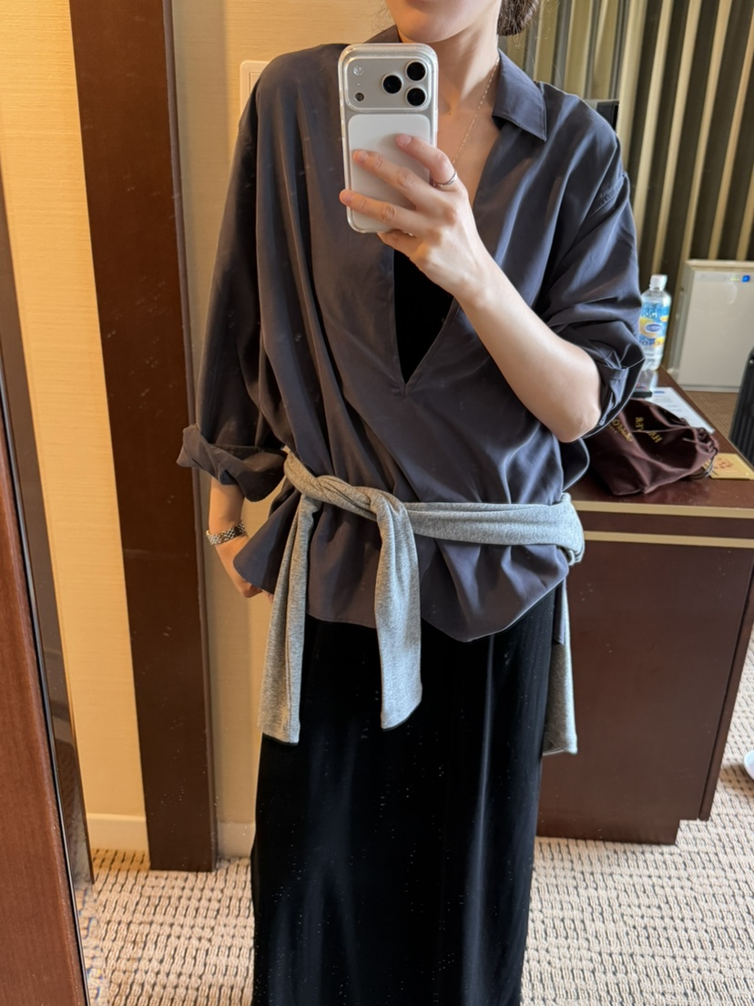 PERMISSION韓國直郵女裝新款推薦人氣時尚襯衫蕾絲衫V領深VPERMISSION襯衫/蕾絲衫圖色2