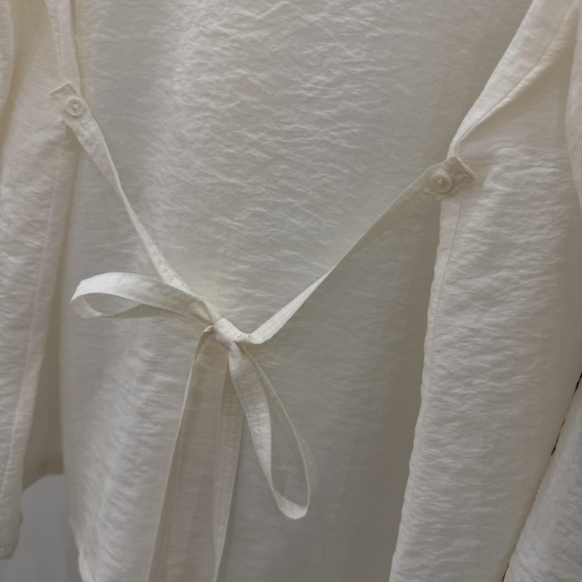 THE EYL東大門實拍女裝新品真品時尚推薦熱賣襯衫蕾絲衫THE EYL襯衫/蕾絲衫