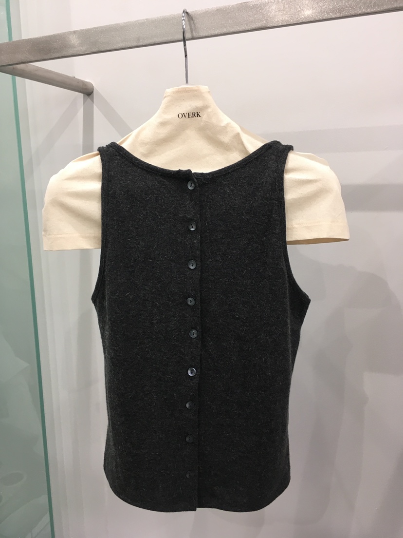 OVERK東大門實拍女裝新款熱賣推薦真品吊帶背心安哥拉兩面穿OVERK吊帶/背心圖色2