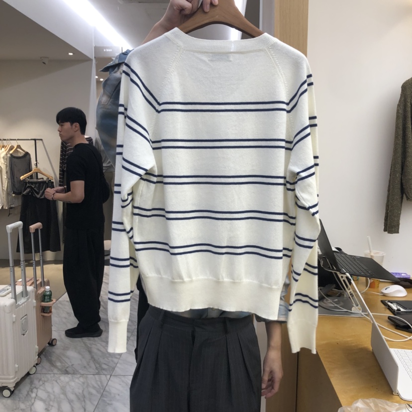 DRESS ROOM東大門直郵女裝新款真品人氣熱賣針織衫V領條紋DRESS ROOM針織衫