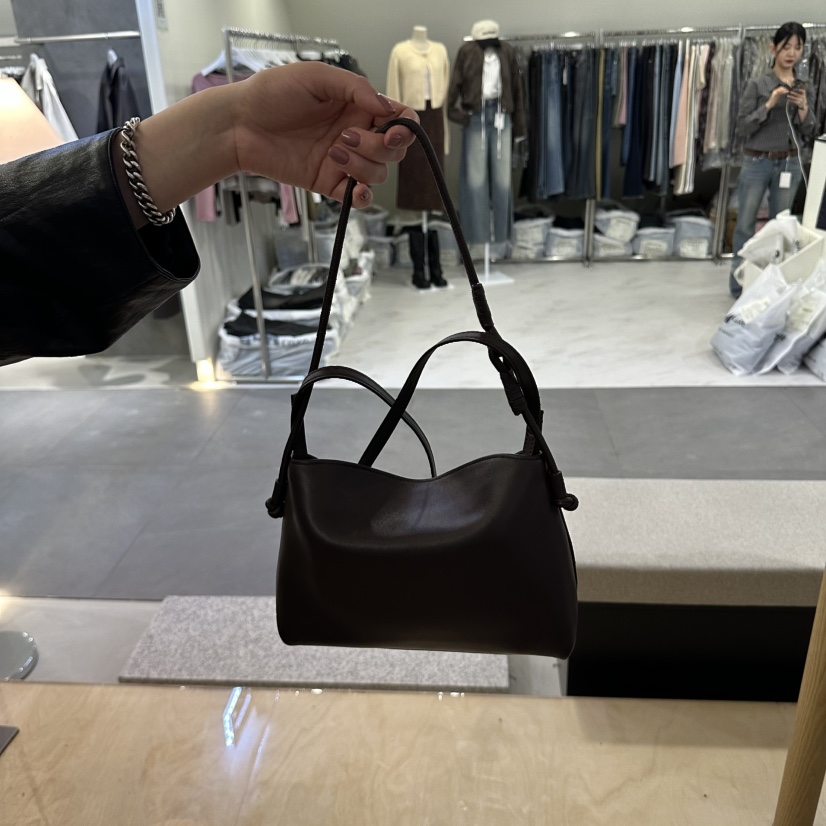 KOIVUE韓國直郵女士新品熱賣推薦人氣休閑時尚單肩斜跨包KOIVUE單肩/斜跨包圖色2棕色