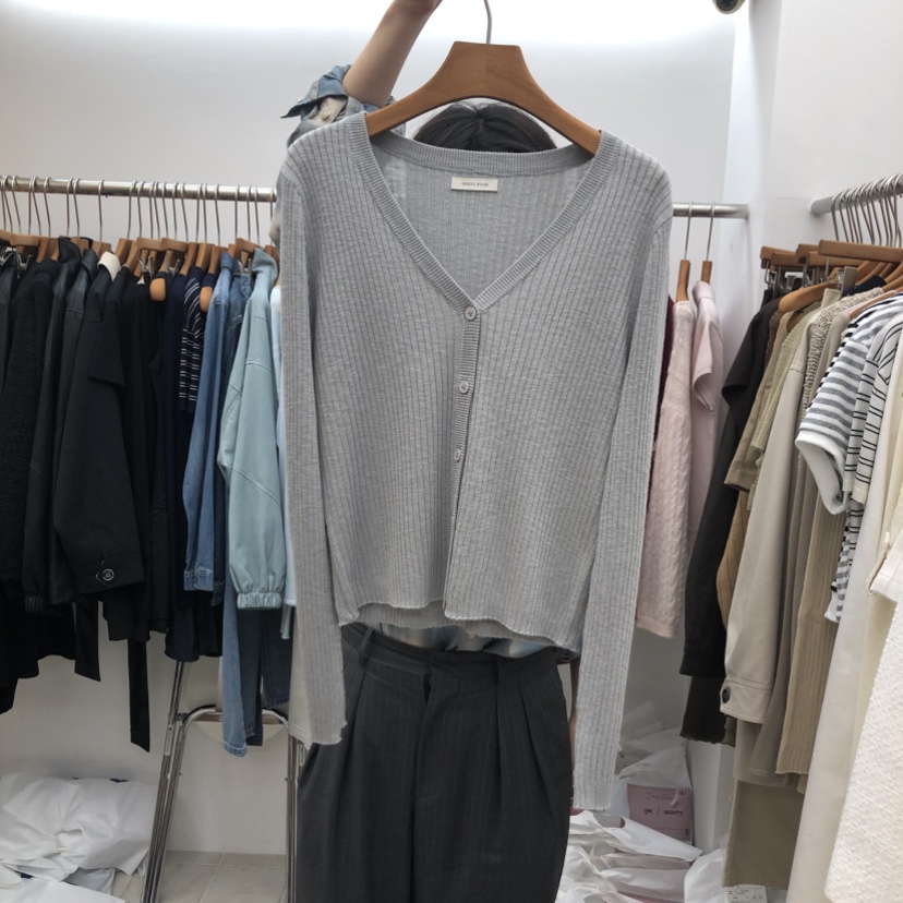 DRESS ROOM韓國直郵女裝新款推薦休閑人氣長袖T恤V領開衫DRESS ROOM長袖T恤圖色1