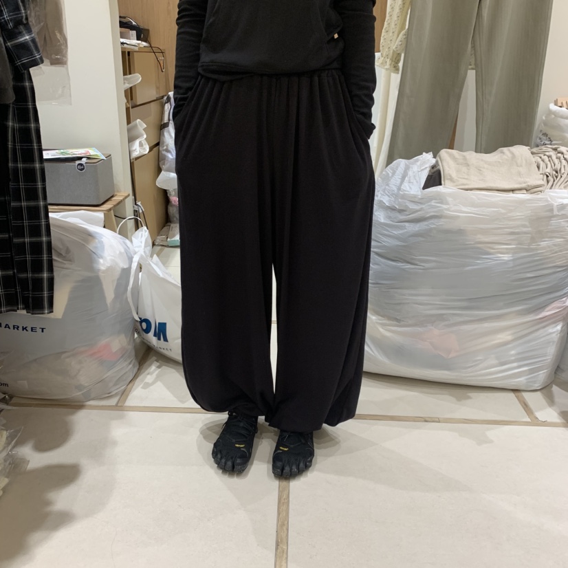 HOWFF韓國代購女士新品推薦熱賣休閑真品人氣時尚休閑褲拉絨HOWFF休閑褲圖色2黑