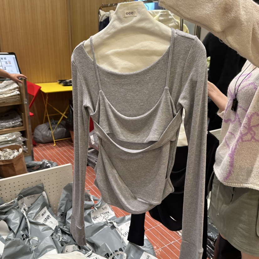 EEE韓國直郵女士新款時尚人氣推薦休閑熱賣長袖T恤假兩件EEE長袖T恤圖色1