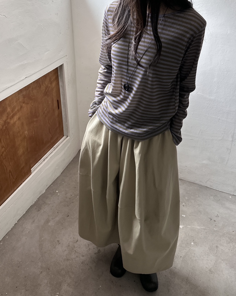 HOWDY/FACT THE NERD東大門直郵女士新品熱賣人氣長裙HOWDY/FACT THE NERD長裙圖色1