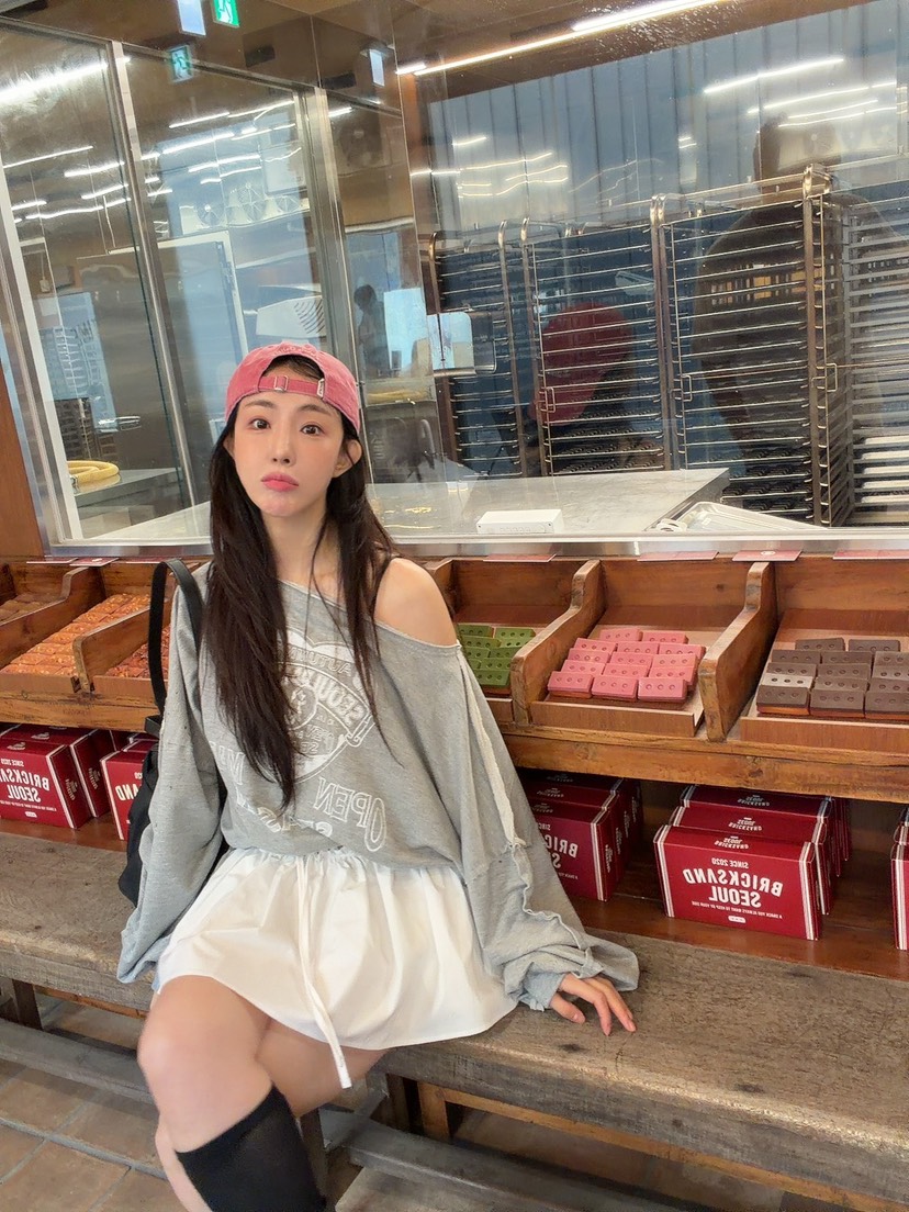 SEOUL PALETTE-Q東大門實拍女士新品時尚推薦熱賣真品衛衣SEOUL PALETTE-Q衛衣