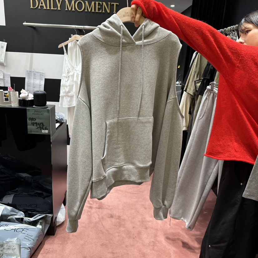 DAILY MOMENT東大門實拍女士新品真品熱賣推薦人氣衛衣鏤空DAILY MOMENT衛衣圖色1