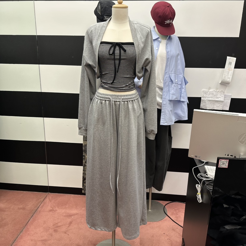 DAILY MOMENT東大門直郵女裝新品真品人氣推薦套裝不含內搭DAILY MOMENT套裝圖色1