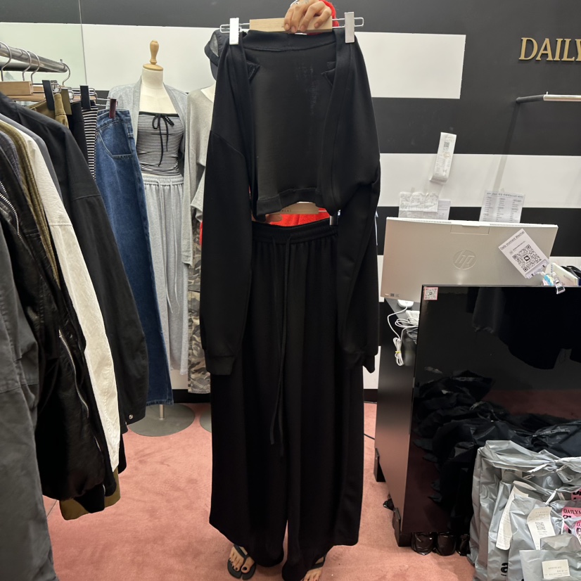 DAILY MOMENT東大門直郵女裝新品真品人氣推薦套裝不含內搭DAILY MOMENT套裝圖色2