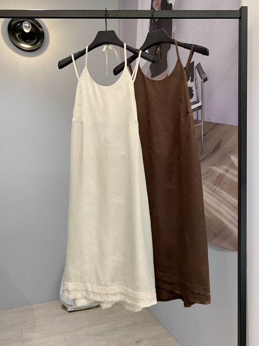 SOFTNESS東大門實拍女裝新品人氣真品推薦連衣裙提花緞面Softness/Cosmic連衣裙