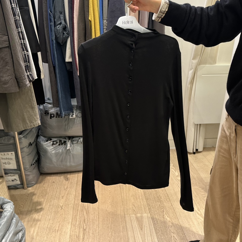 REIRAI東大門實拍女裝新款真品時尚人氣熱賣長袖T恤半領開衫Reirai長袖T恤圖色4黑色