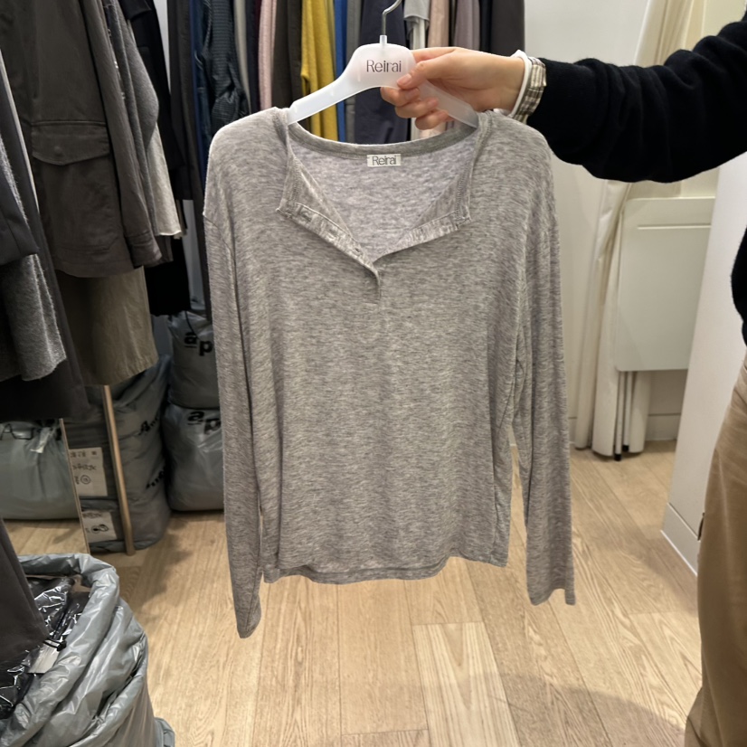 REIRAI東大門實拍女士新品人氣休閑熱賣真品長袖T恤柔軟紐扣Reirai長袖T恤圖色2