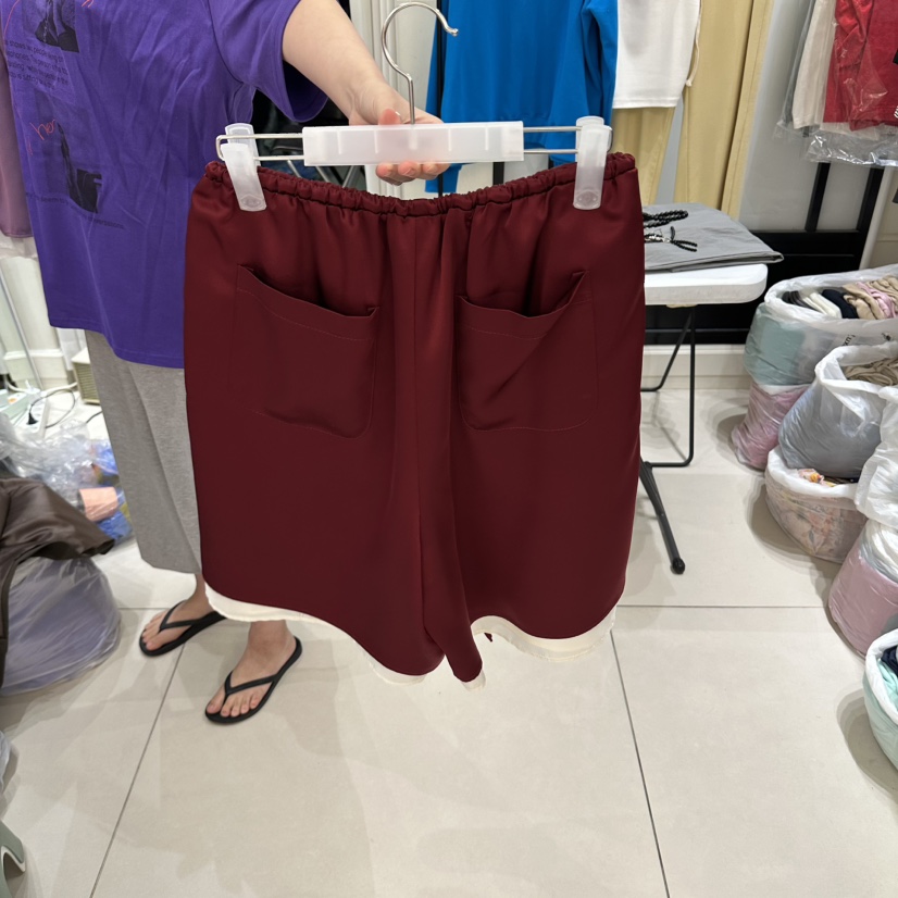 EGG IS東大門實拍女裝新品真品熱賣時尚推薦人氣短褲緞面EGG IS短褲