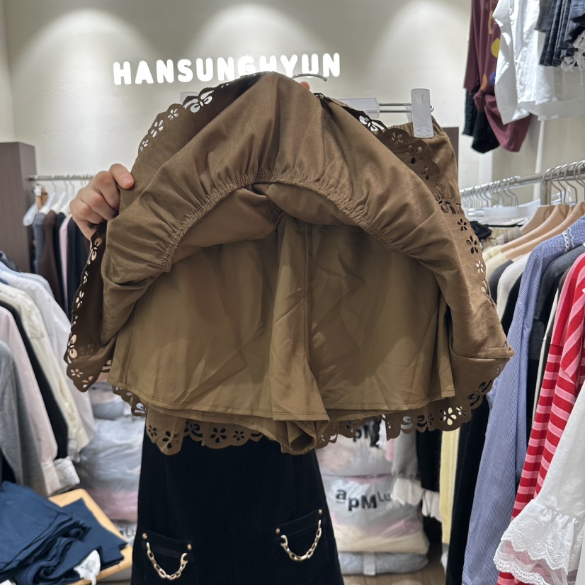 HANSUNGHYUN東大門實拍女裝新品熱賣休閑人氣裙褲絨面革層疊HANSUNGHYUN裙褲