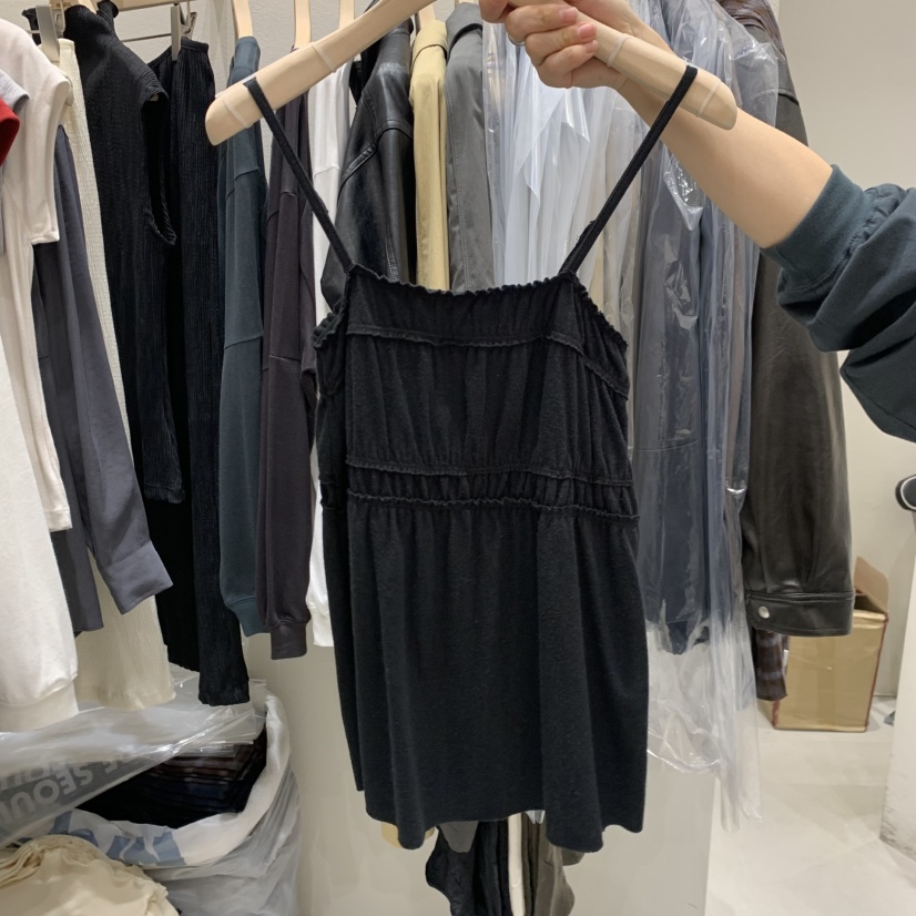 FRE韓國直郵女士新款推薦人氣熱賣休閑時尚吊帶背心褶皺無袖FRE SEOUL吊帶/背心圖色2