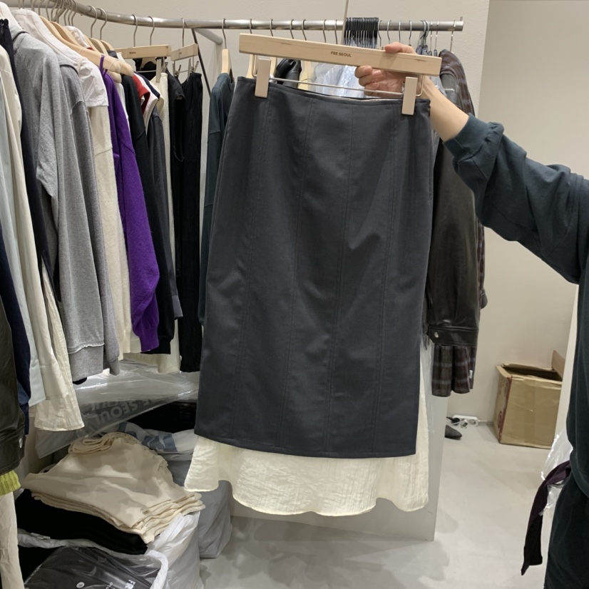 FRE韓國代購女士新款熱賣人氣時尚休閑真品半身裙中短裙褶邊FRE SEOUL半身裙/中短裙圖色2墨