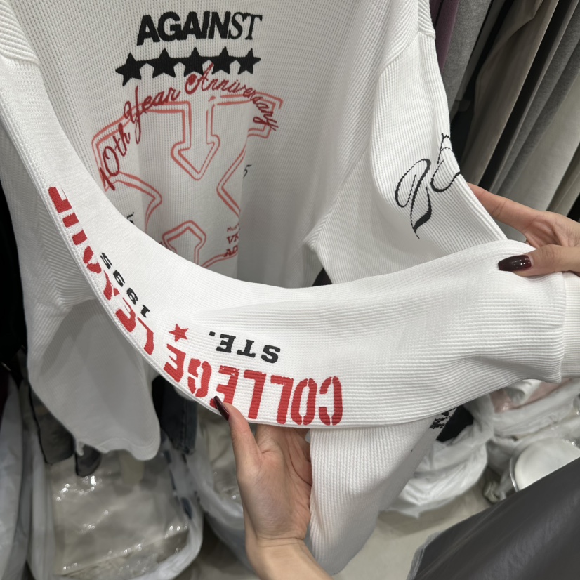AT THE END韓國直郵女裝新品時尚推薦人氣熱賣休閑長袖T恤AT THE END長袖T恤