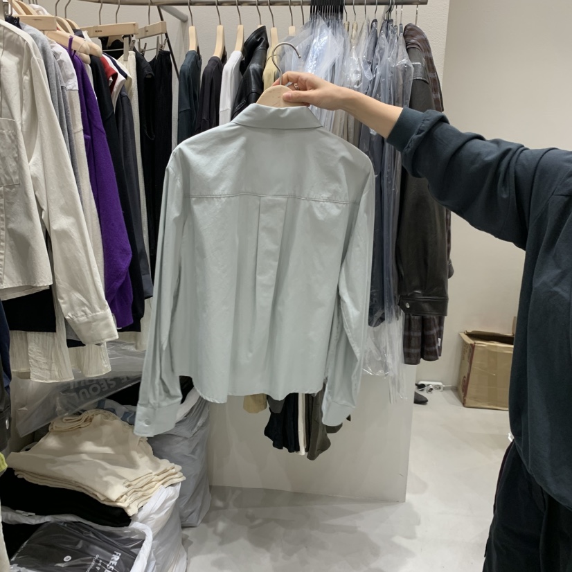 FRE東大門實拍女裝新品時尚人氣真品推薦襯衫蕾絲衫短款褶裥FRE SEOUL襯衫/蕾絲衫