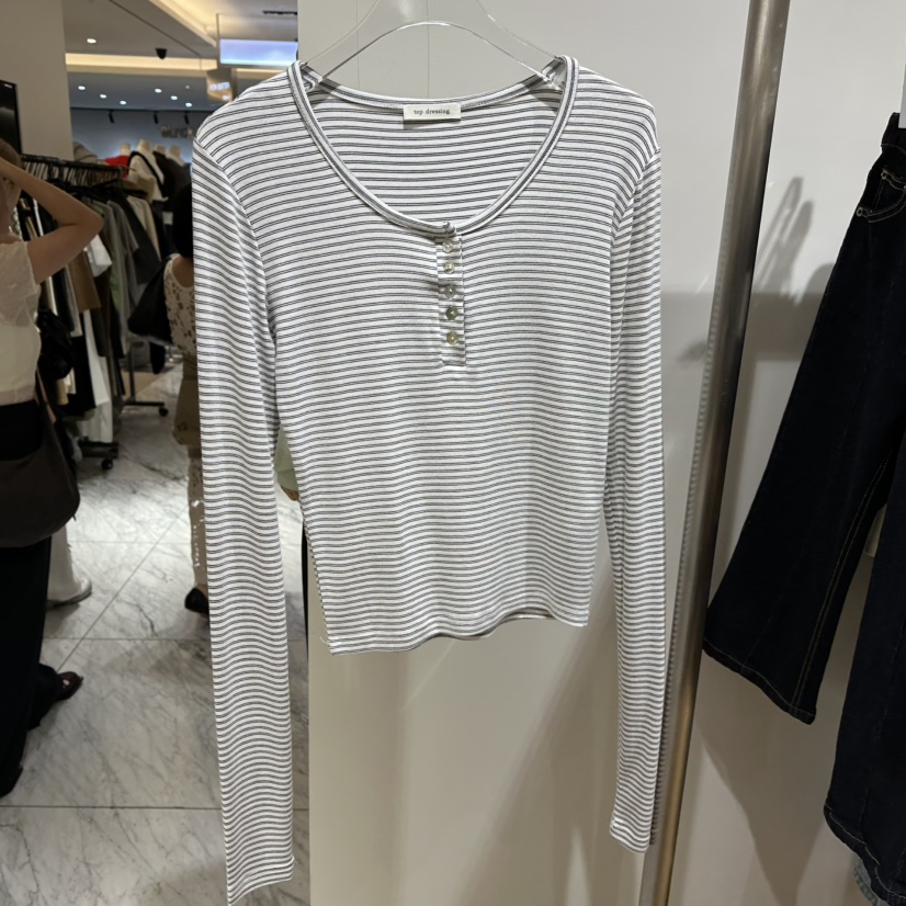TOPDRESSING東大門代購女士新品時尚推薦人氣真品長袖T恤TOPDRESSING長袖T恤圖色1