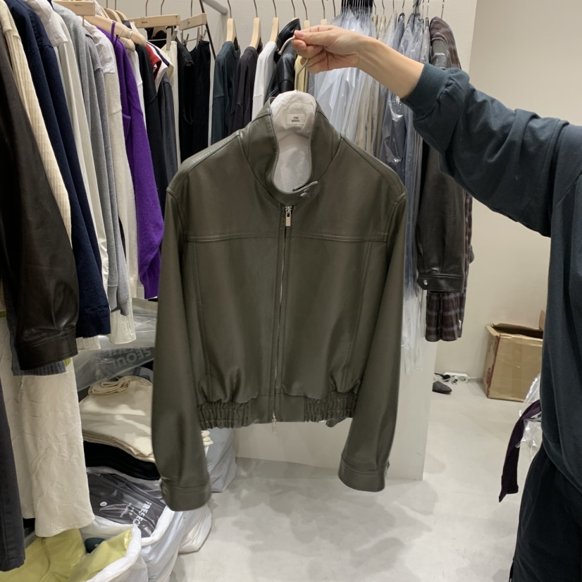 FRE東大門直郵女裝新款時尚熱賣人氣真品皮衣不含圍巾皮革FRE SEOUL皮衣圖色1卡其綠