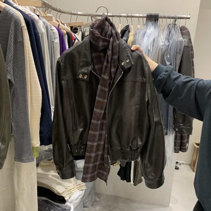 FRE東大門直郵女裝新款時尚熱賣人氣真品皮衣不含圍巾皮革FRE SEOUL皮衣圖色2棕色