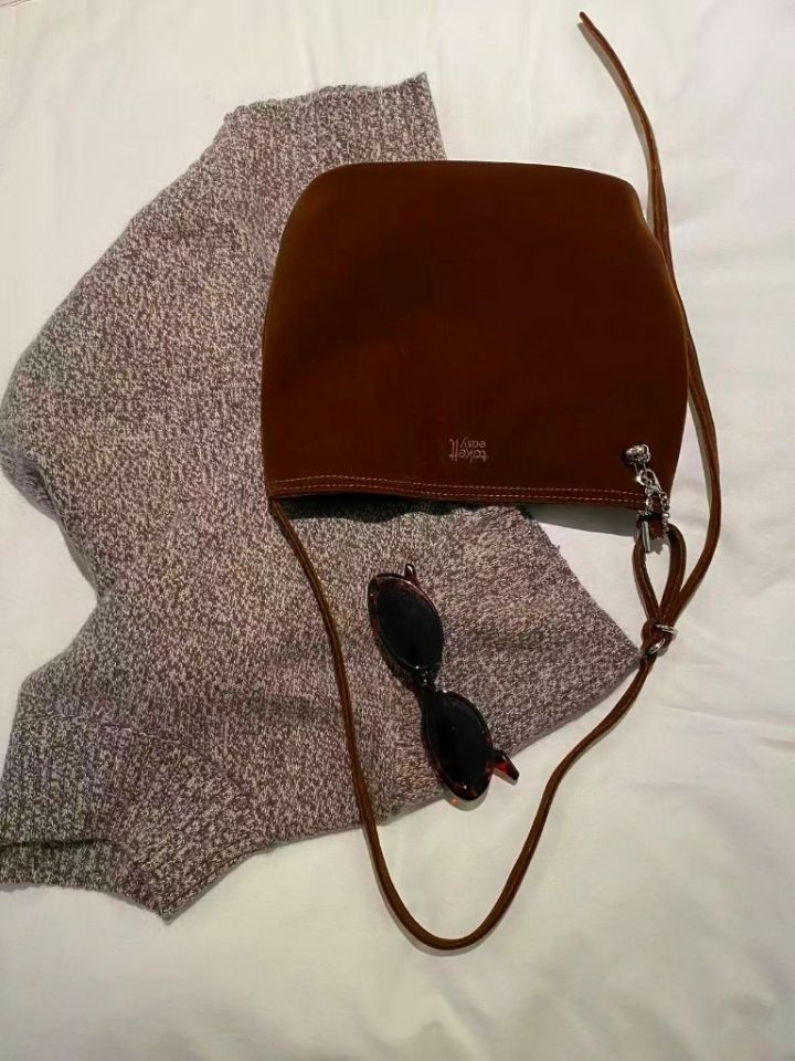 TROUVAILLE東大門實拍女裝新品休閑時尚單肩斜跨包天鵝絨TROUVAILLE單肩/斜跨包