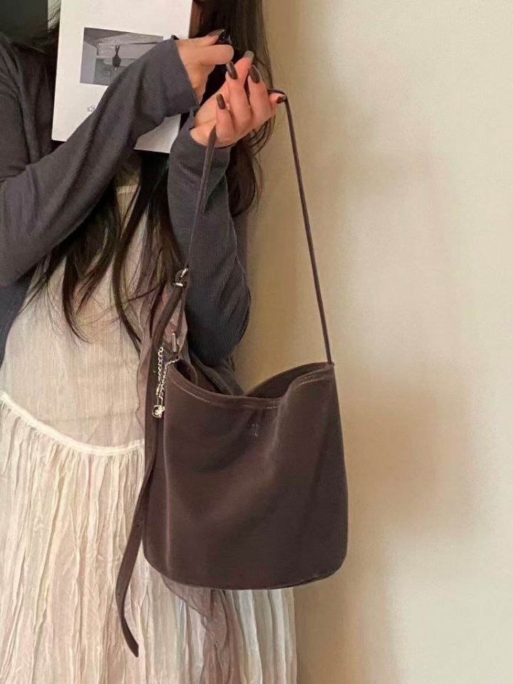 TROUVAILLE東大門實拍女裝新品休閑時尚單肩斜跨包天鵝絨TROUVAILLE單肩/斜跨包