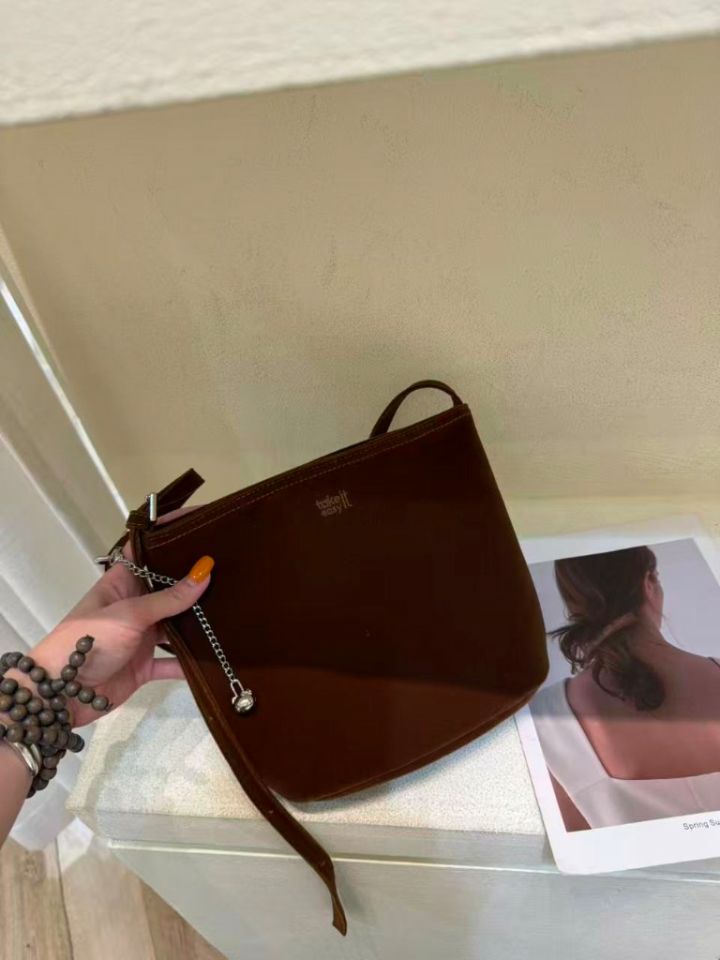 TROUVAILLE東大門實拍女裝新品休閑時尚單肩斜跨包天鵝絨TROUVAILLE單肩/斜跨包