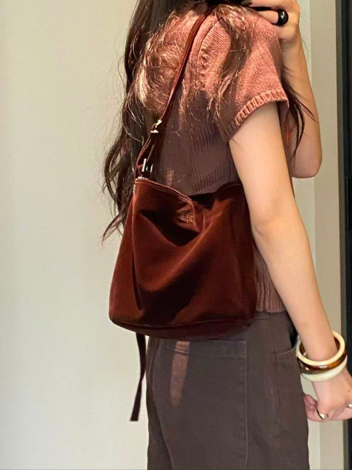 TROUVAILLE東大門實拍女裝新品休閑時尚單肩斜跨包天鵝絨TROUVAILLE單肩/斜跨包