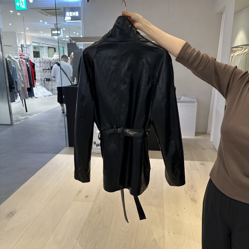 REHE東大門代購女裝新品推薦時尚人氣真品皮衣含腰帶高領REHE皮衣