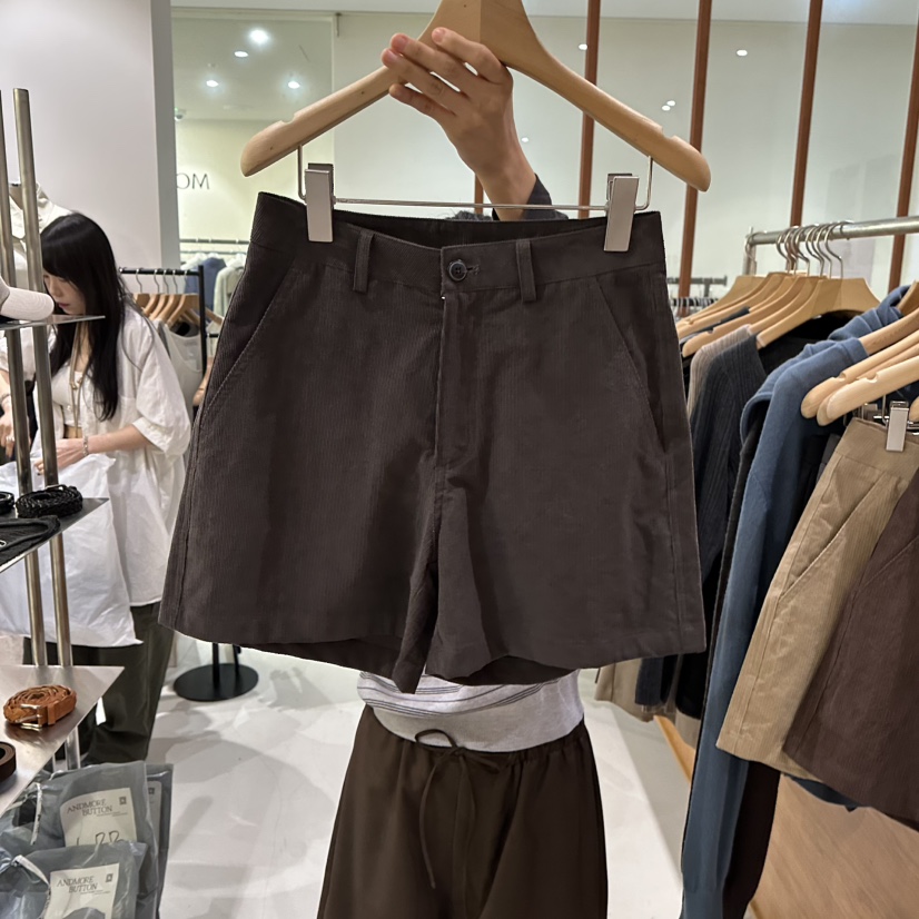 ANDMORE BUTTON東大門實拍女裝新品推薦熱賣人氣真品短褲ANDMORE BUTTON短褲圖色3