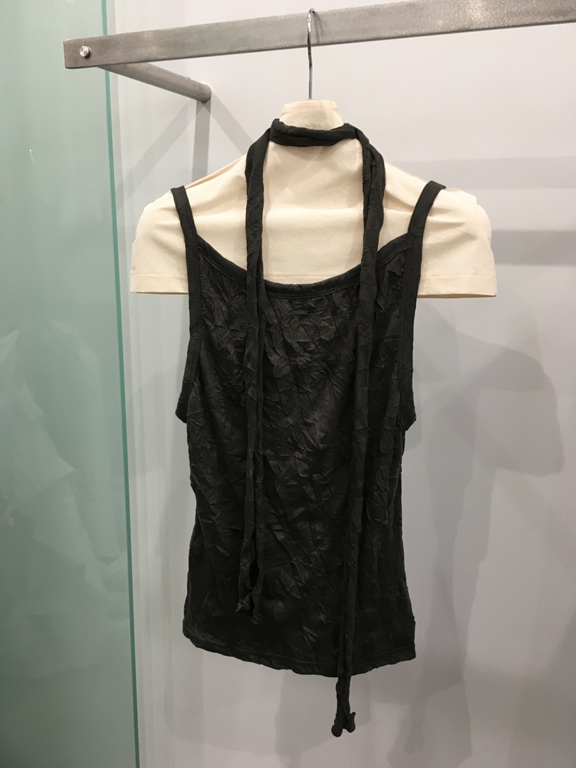 OVERK東大門直郵女裝新品人氣推薦職業吊帶背心含脖帶褶皺OVERK吊帶/背心圖色1