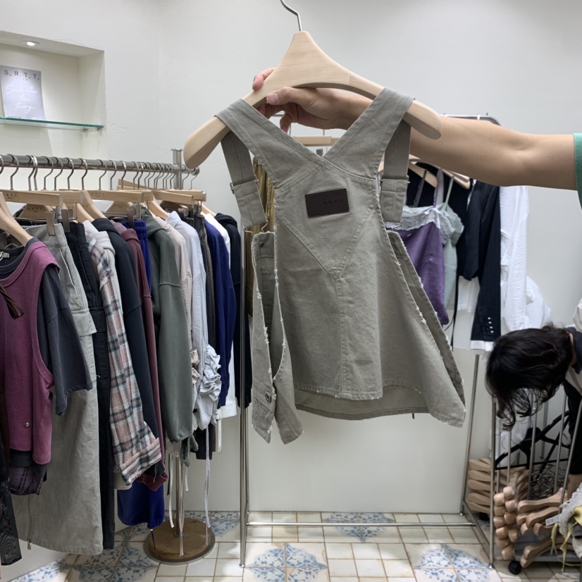 S.R.T.T.東大門代購女裝新品休閑職業真品推薦吊帶背心S.R.T.T.吊帶/背心