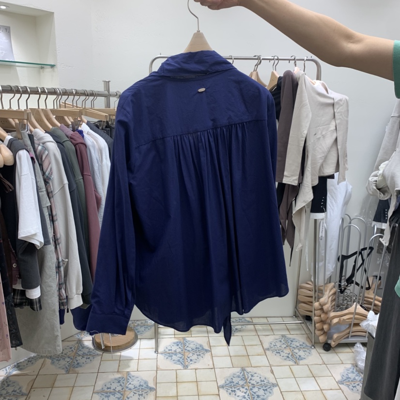 S.R.T.T.韓國代購女士新品真品職業熱賣推薦襯衫蕾絲衫S.R.T.T.襯衫/蕾絲衫